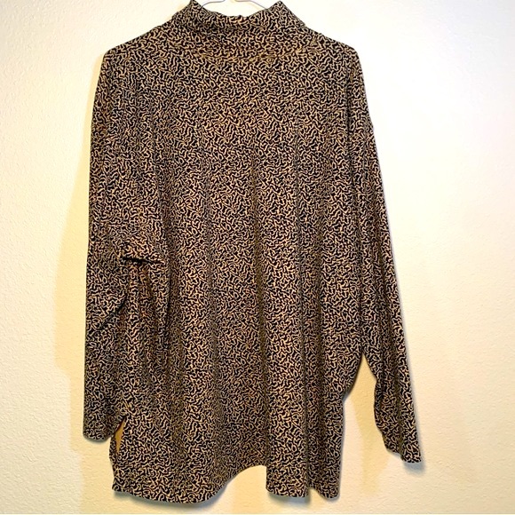 Jones New York Tops - Jones New York Sport Turtleneck Mockneck Patterned Tan Black Long Sleeve Shirt
